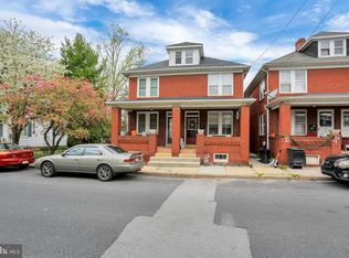 216 W Chestnut St, Hanover, PA 17331