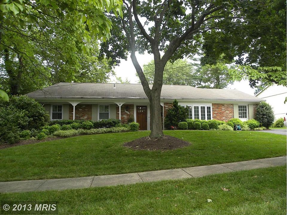 1st image of 610 Warfield Dr
