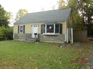 8 Whitlock Ave, Bethel, CT 06801
