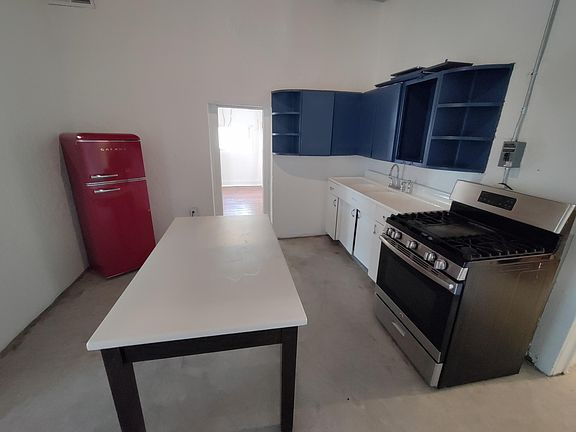 5th image of 3105 Durazno Ave #A