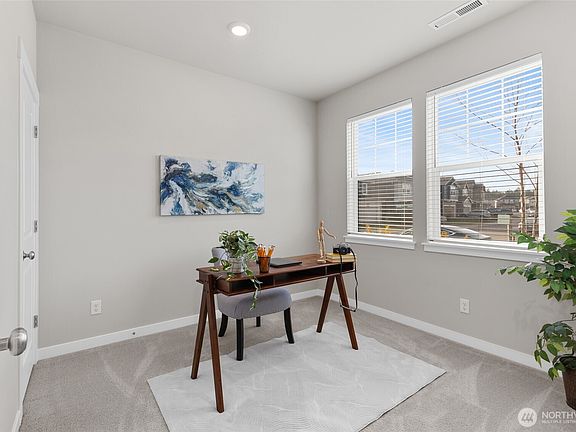 5th image of 18815 111th Avenue E