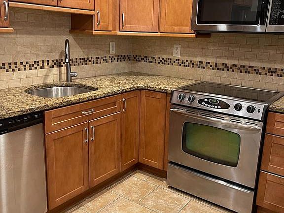 3rd image of 3148 Hartwick Ln