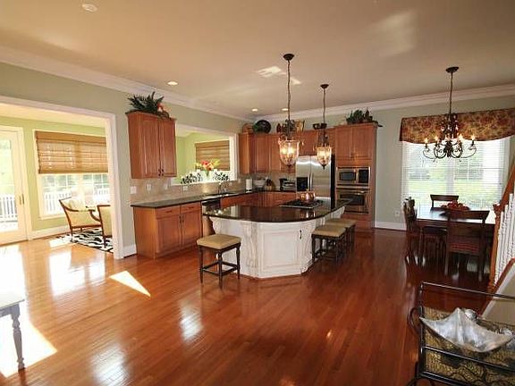 Eat in Kitchen