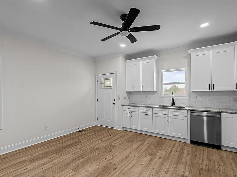 1318 House St — Photo 3
