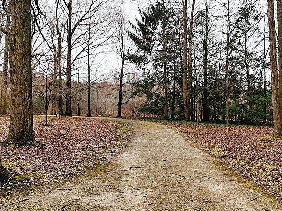 4th image of 8840 Peck Rd