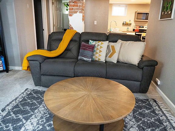 2nd image of 256 Galapago St