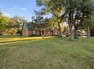 1102 E Main St, Madisonville, TX 77864