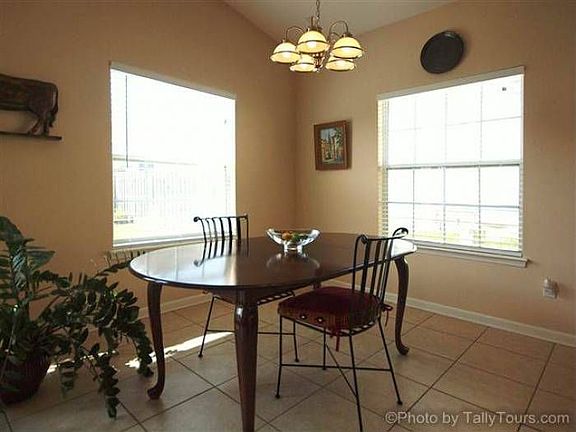 4th image of 3307 Dry Creek Dr