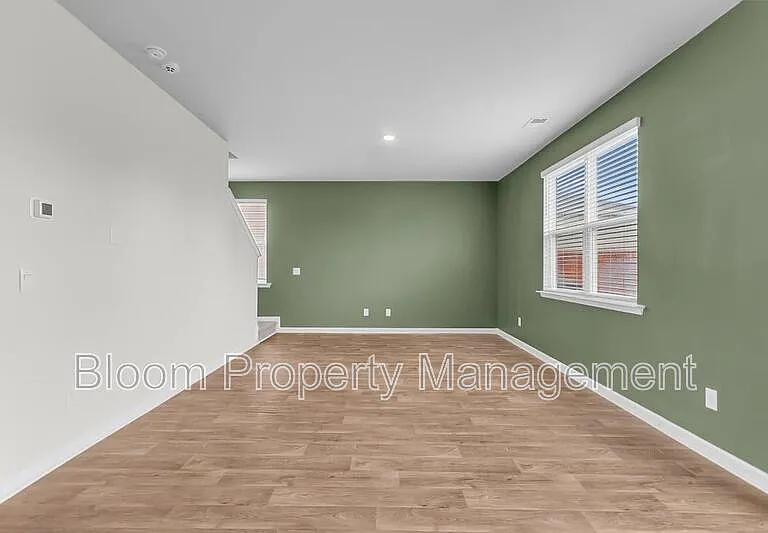 502 Lake Ridge Blvd — Photo 16