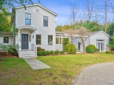 821 S Country Rd, East Patchogue, NY, 11772