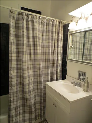 Rented by Kian Realty | media 17