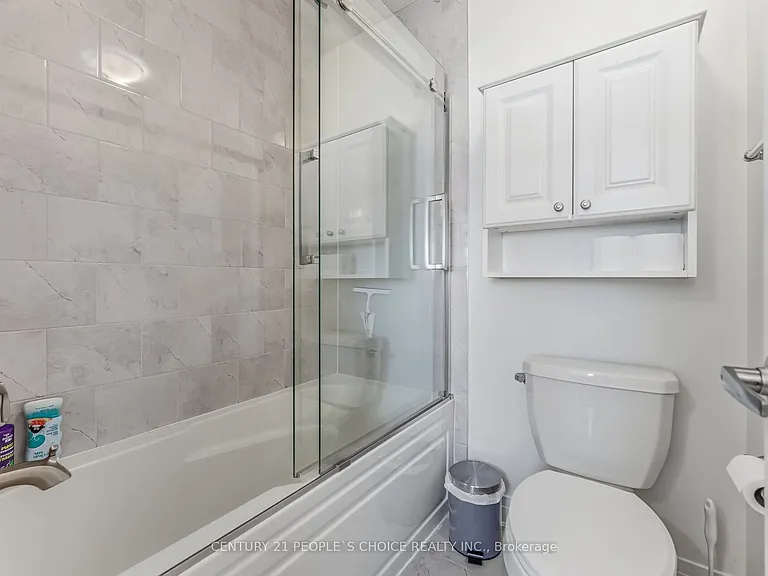 744 E Kennedy Cir W #UPPER — Photo 34