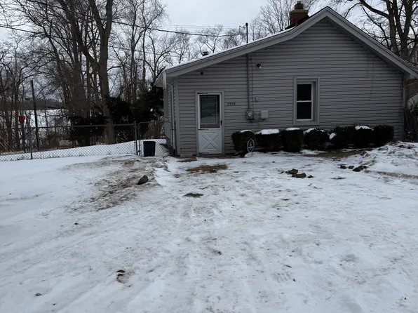 2550 Loon Lake Rd, Wixom, MI 48393