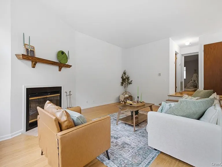 359 N Greeley Ave — Photo 10
