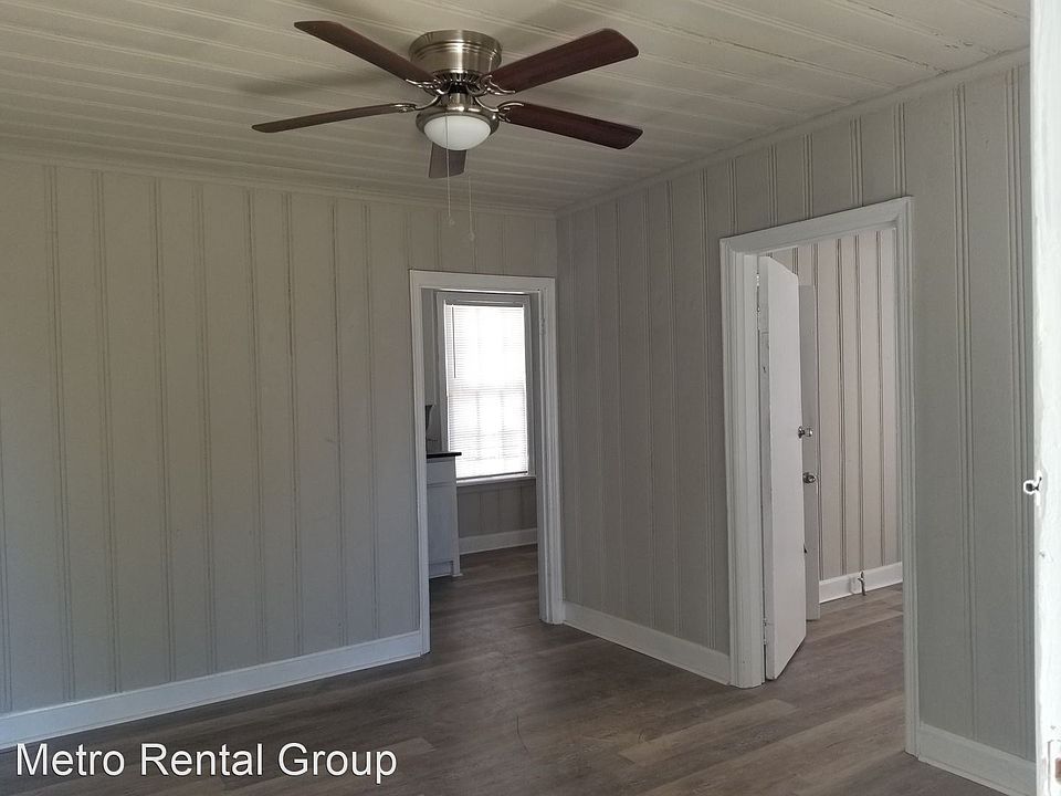 2nd image of 122 College Park Cir