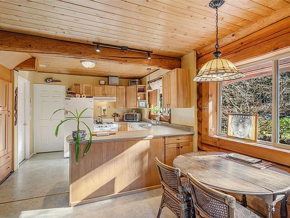 2nd image of 1780 Stalker Rd