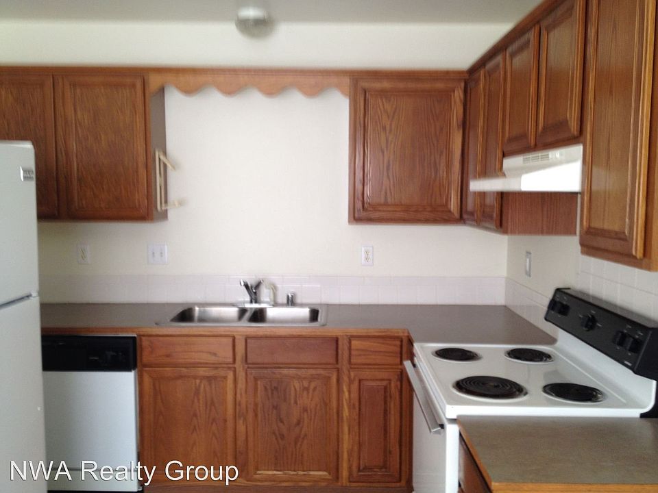 2nd image of 502 SE A St APT 2