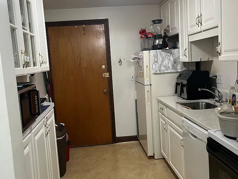 55 Centre St #5 — Photo 8