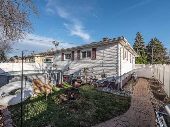 1203 Arbor Ave, Monroe, MI 48162