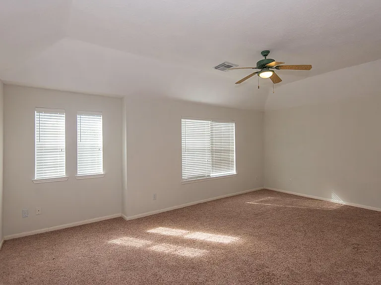 2207 Ames St — Photo 11