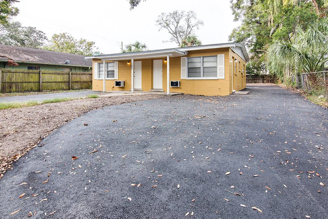 2 bed, 750 sqft, $1,300 — Photo 3