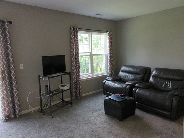 1225 N Village Dr — Photo 7