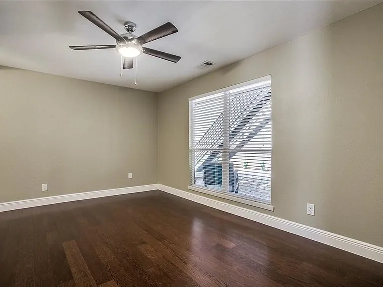 4035 Holland Ave #1 — Photo 14