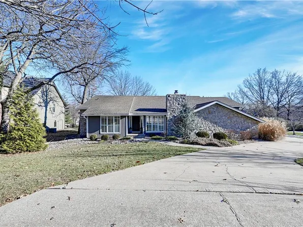 11021 Buena Vista St, Leawood, KS 66211