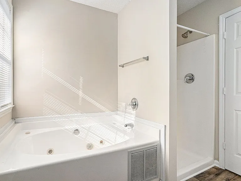 4357 Ward Bluff Ct — Photo 10