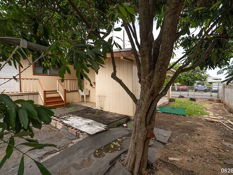 1725 Olona Ln — Photo 19