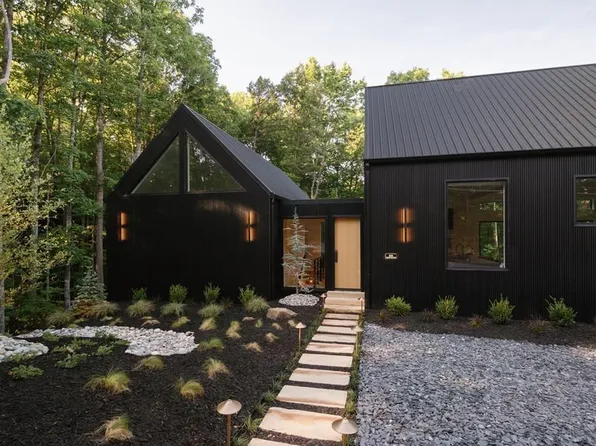 66 Mountain Tops Cir, Blue Ridge, GA 30513
