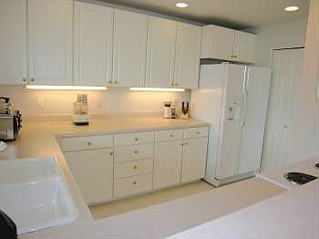 5th image of 520 SE Columbia River Dr APT 215