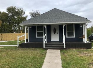 212 S 5th St, La Porte, TX 77571