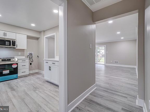 4th image of 14463 Cool Oak Ln