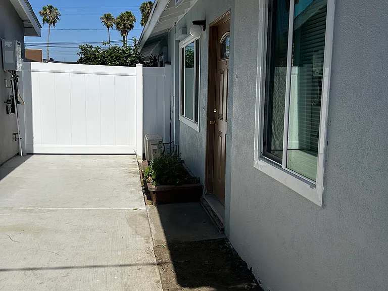 124 Wa St #A — Photo 8