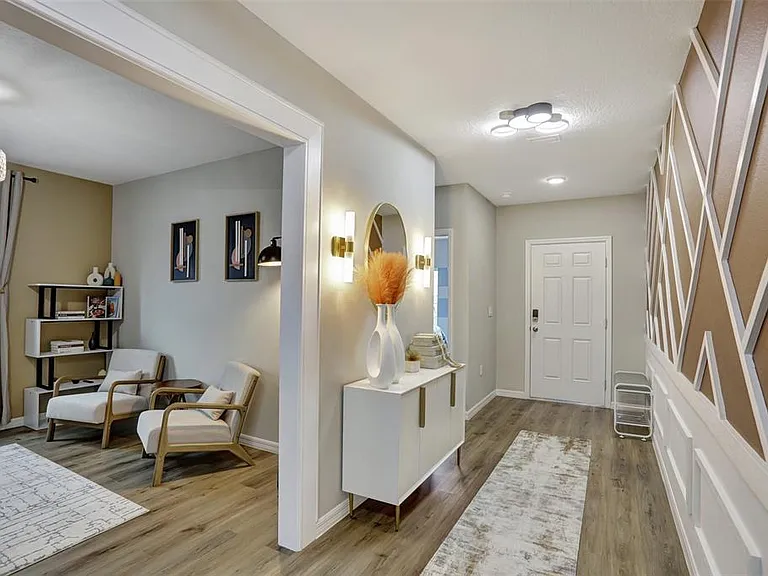 2405 Oakwood Ln — Photo 5