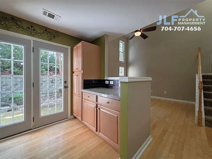 360 Tidmarsh Ct — Photo 7