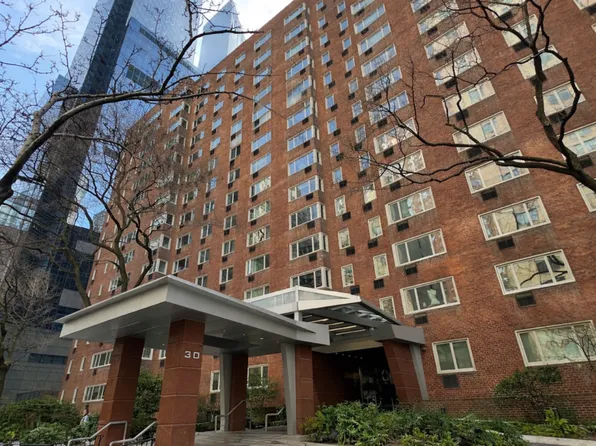 30 West 60th Street image 1 of 10
