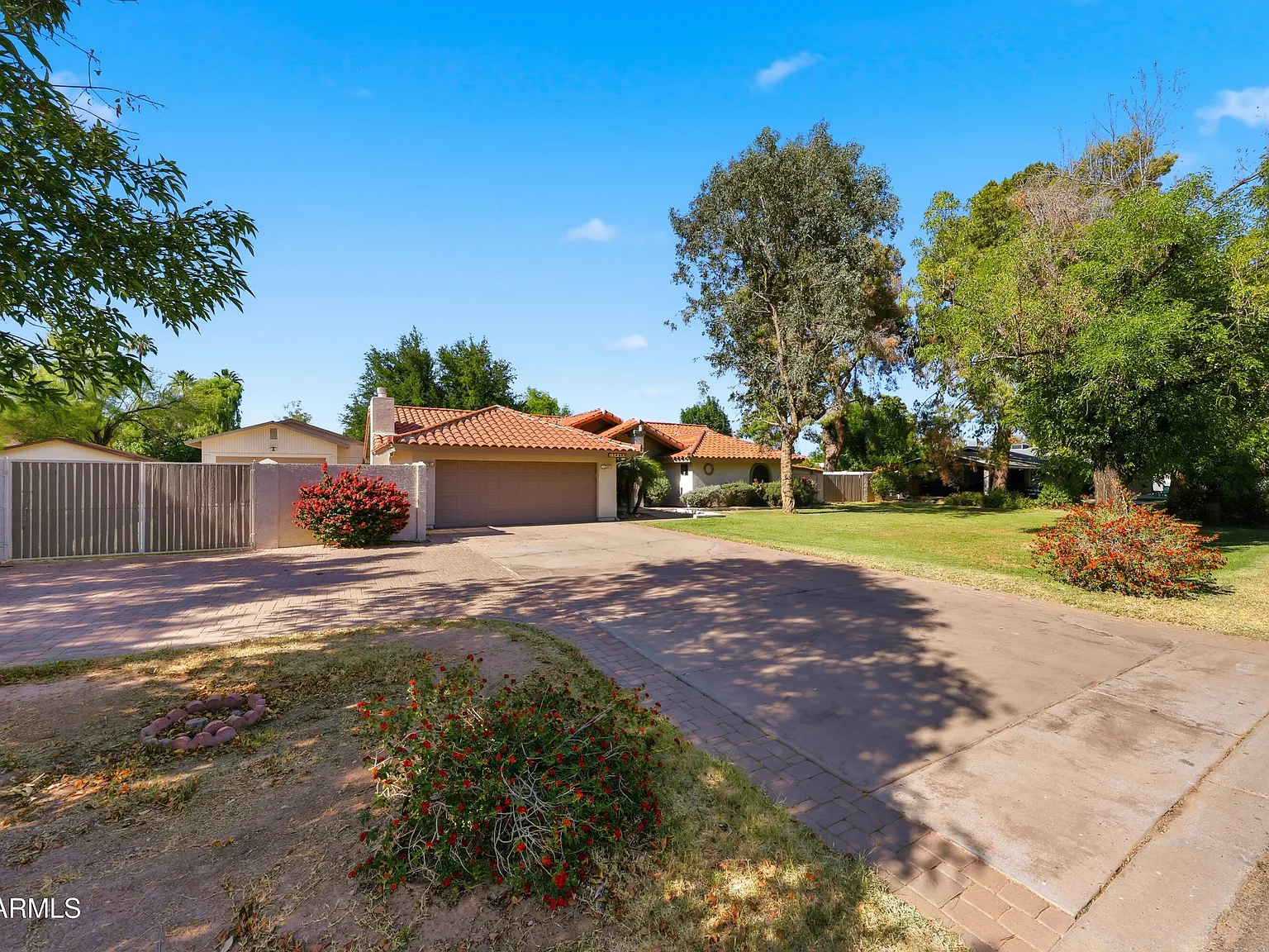 4 bed, 2.0 bath, 2035 sqft, $4,000 — Photo 2