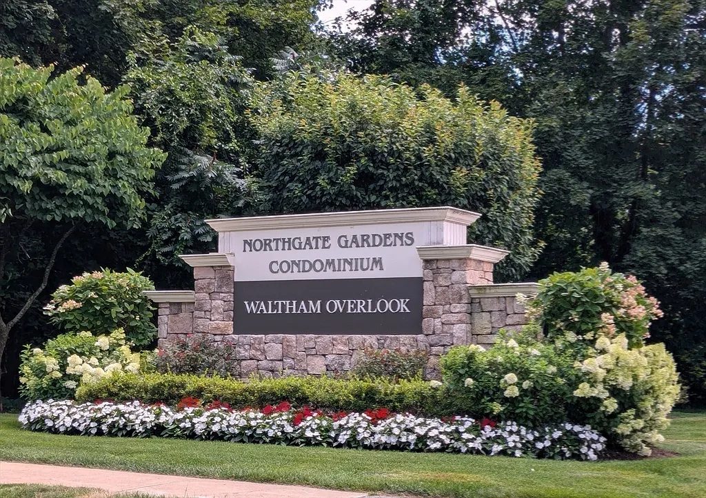 2 bed, 1.0 bath, 780 sqft, $2,250 — Photo 2