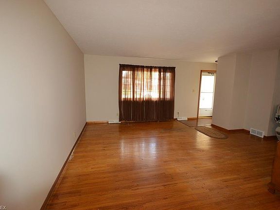 2nd image of 5868 Sweet Birch Dr