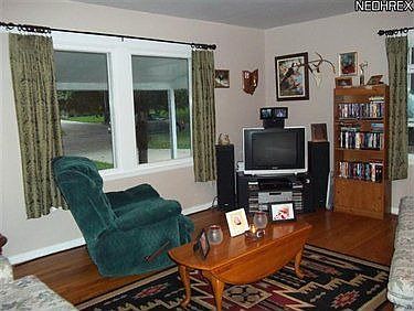 3rd image of 1819 Fairview Ct