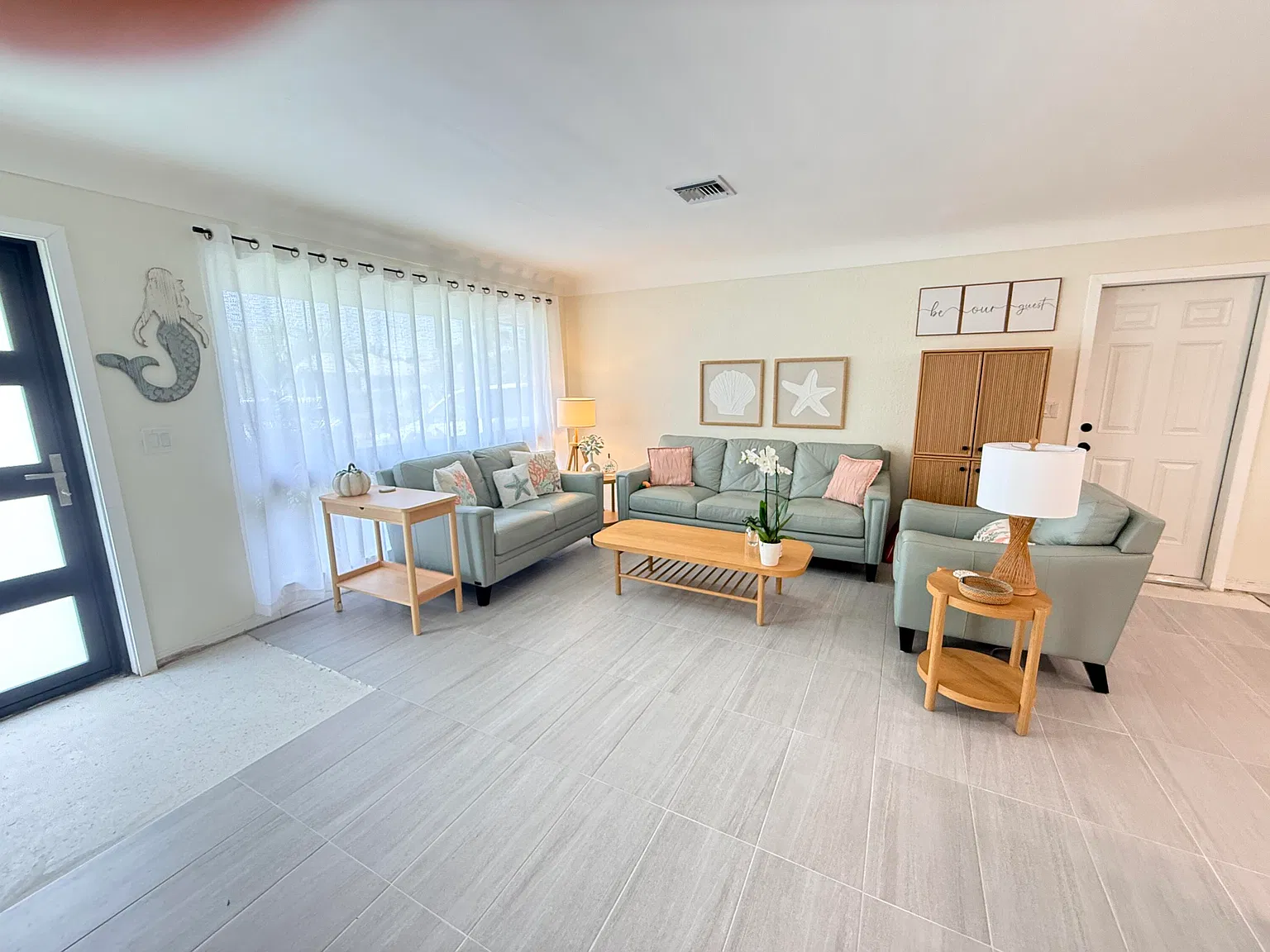 3 bed, 2.0 bath, 1558 sqft, $6,500 — Photo 4