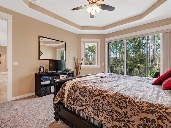 5th image of 70 Lindsay Dr