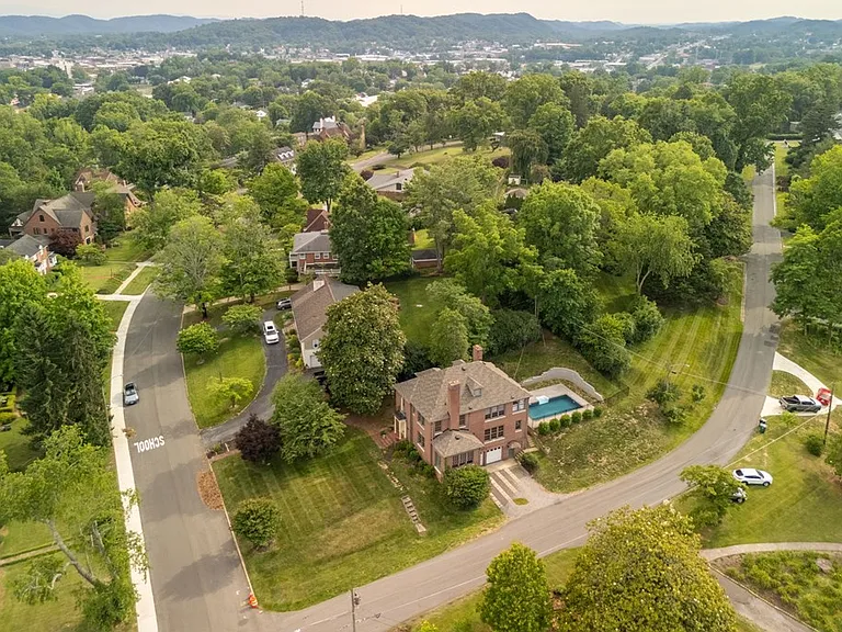 290 Long Crescent Dr — Photo 46