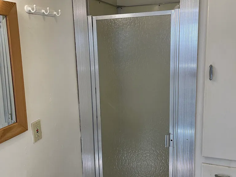 523 E Burlington St #2 — Photo 7