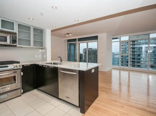 1205 W Hastings St #2501, Vancouver, BC V6E 4T7