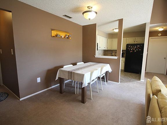 4th image of 804 Aspen Dr