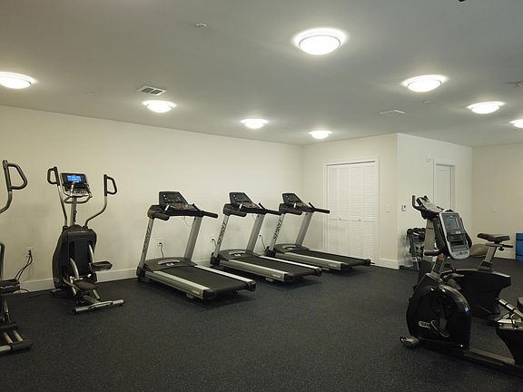 5th image of 39 Cornelison Ave APT 309
