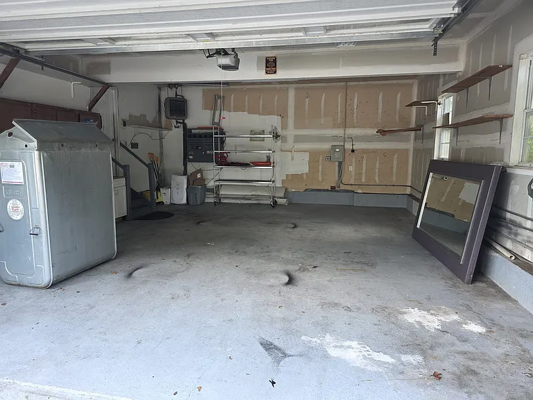 6 Merrick Rd — Photo 10